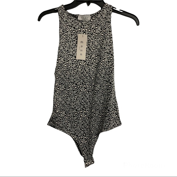 gaze Tops - Grey Cheetah bodysuit size Small